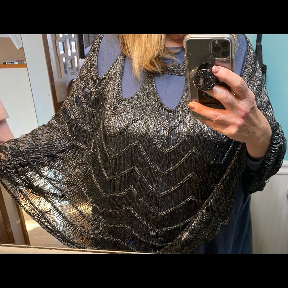 🌸2 for $12. Dolce Cabo. Awesome open granite gray poncho. L/XL